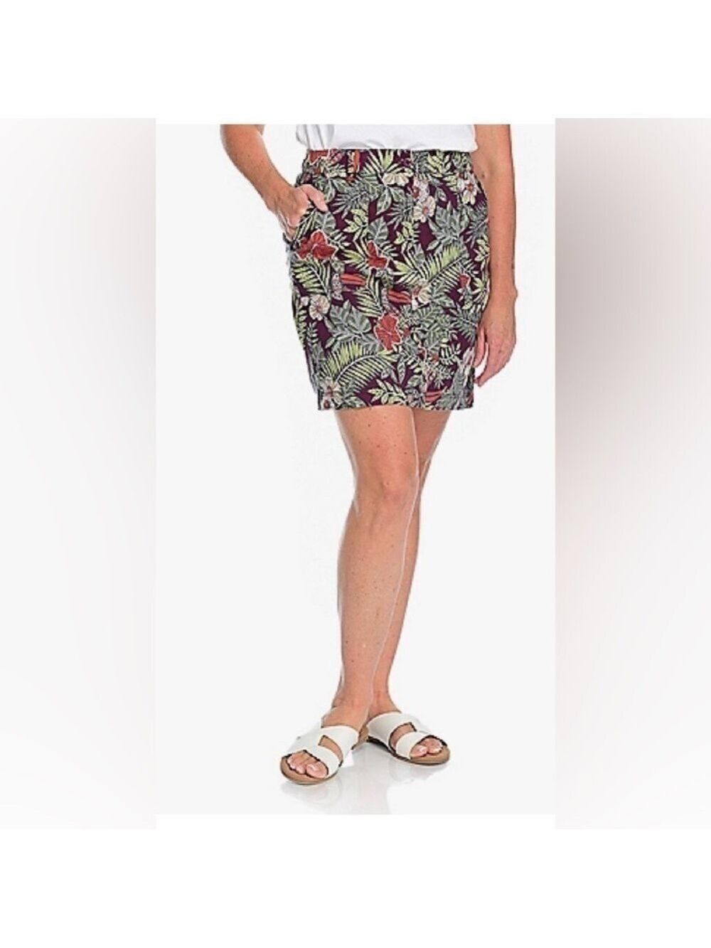 Christoper & Banks Floral Printed Utility Pull-on Skort size Med - Picture 2 of 11